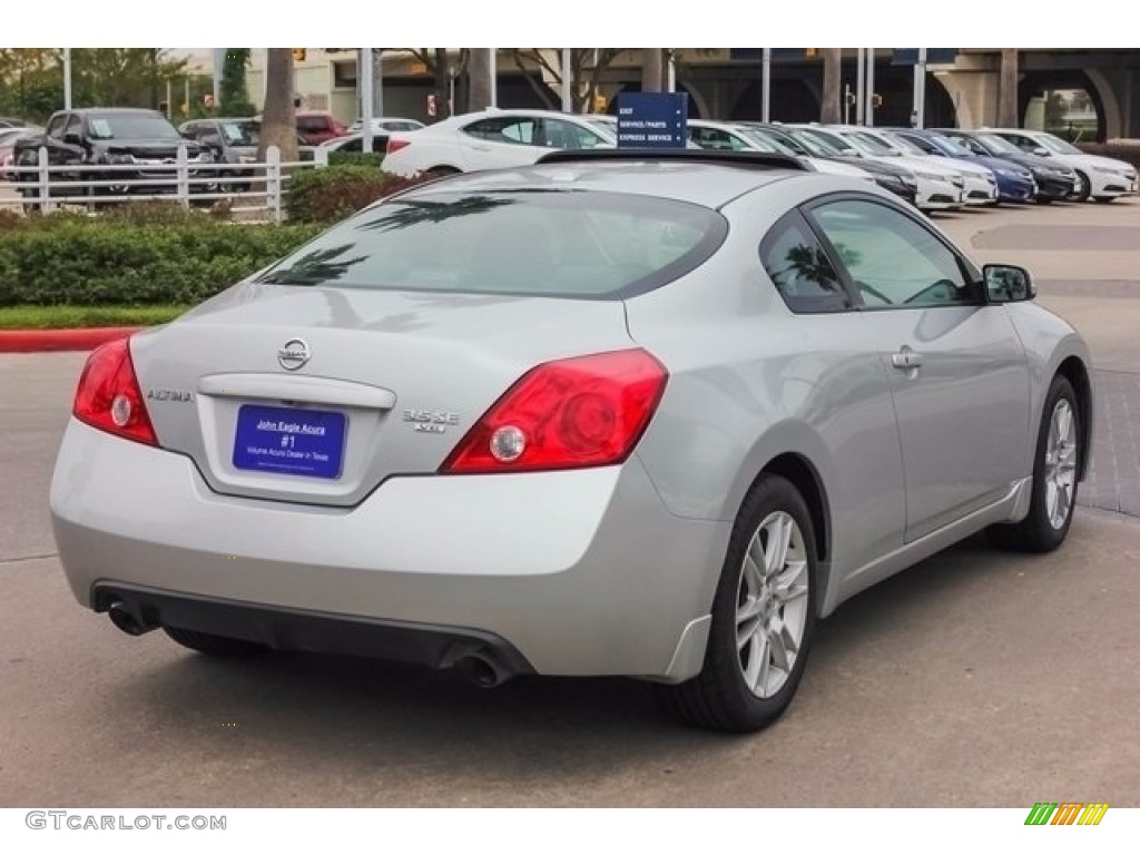 2008 Altima 3.5 SE Coupe - Radiant Silver Metallic / Charcoal photo #7