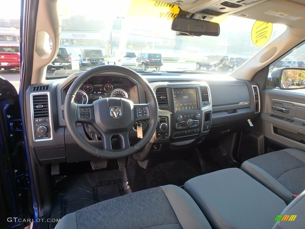 2017 1500 Big Horn Crew Cab 4x4 - Blue Streak Pearl / Black/Diesel Gray photo #14