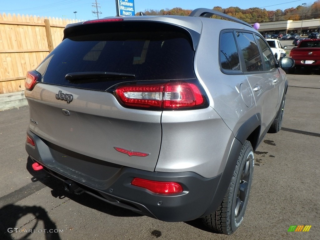 2018 Cherokee Trailhawk 4x4 - Billet Silver Metallic / Black photo #5