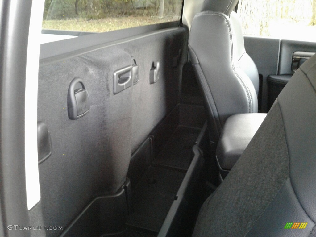 2018 1500 Sport Regular Cab - Bright White / Black photo #12