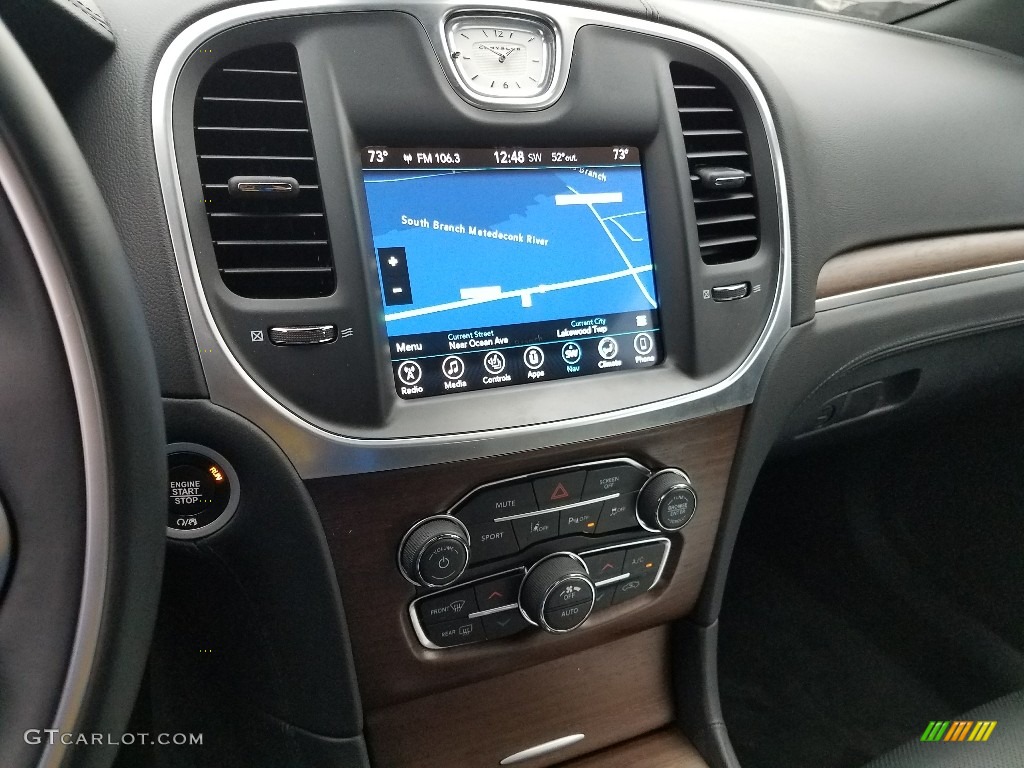 2017 Chrysler 300 C Platinum AWD Controls Photos