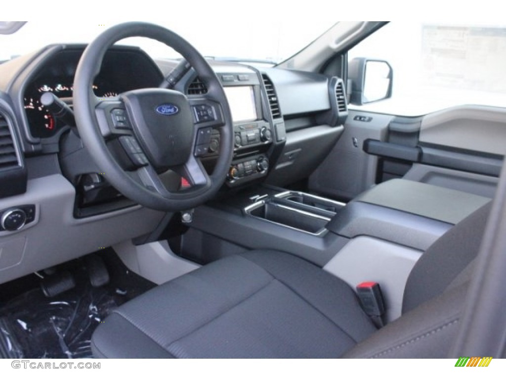 2018 F150 XL SuperCrew 4x4 - Oxford White / Earth Gray photo #10