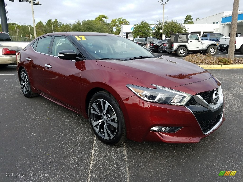 2017 Nissan Maxima SV Exterior Photos