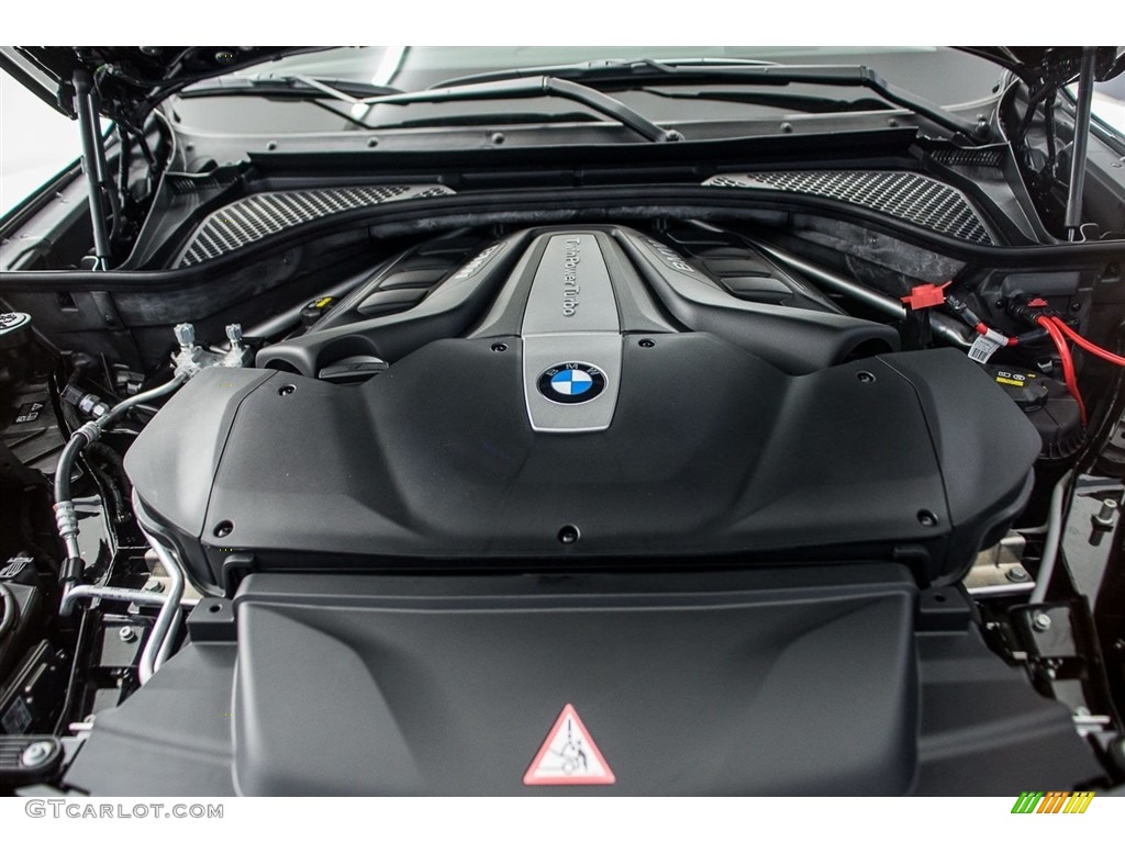2018 BMW X5 xDrive50i Engine Photos