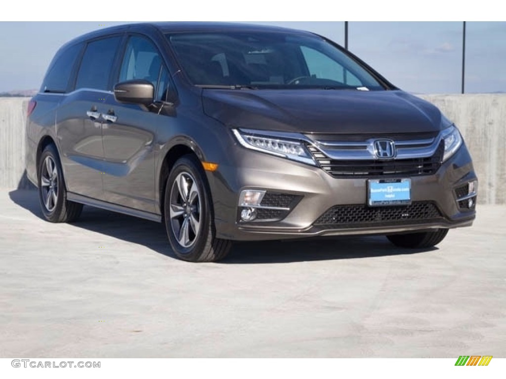 2018 Odyssey Touring - Pacific Pewter Metallic / Mocha photo #1