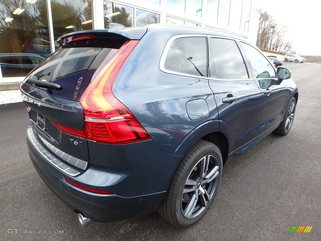 2018 XC60 T6 AWD Momentum - Denim Blue Metallic / Blonde photo #2