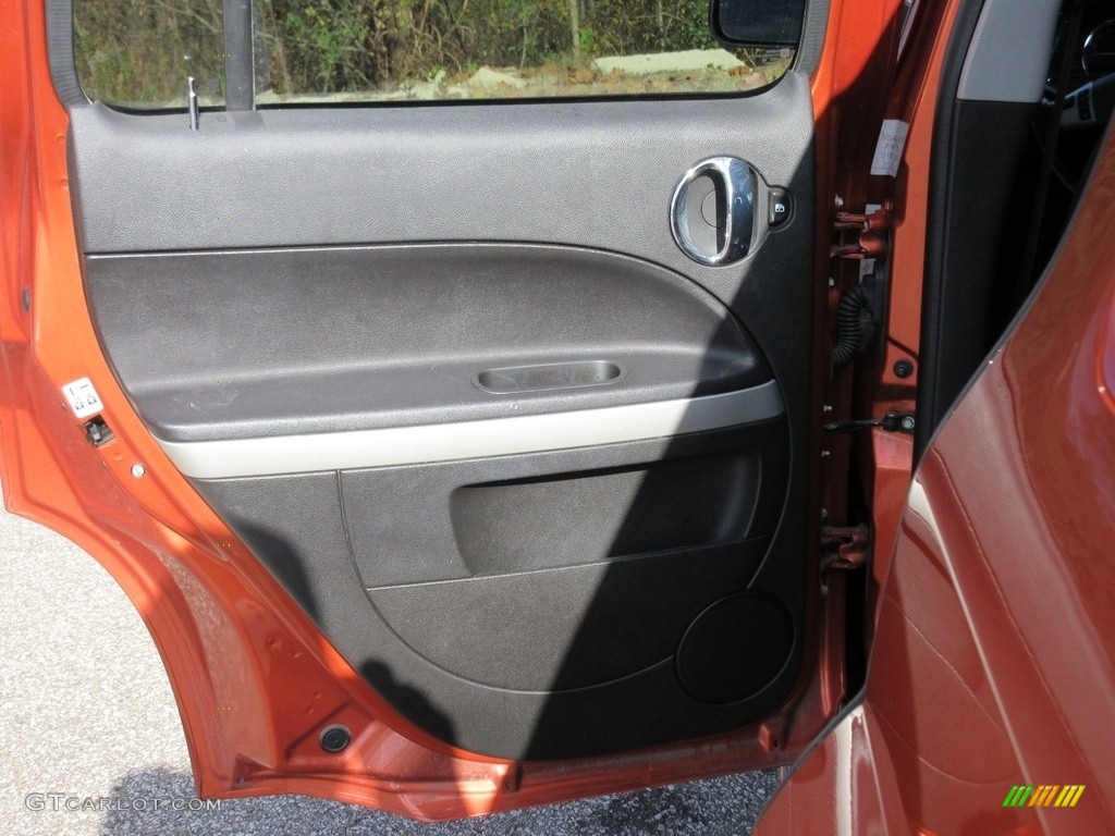 2008 HHR LT - Sunburst Orange II Metallic / Ebony Black photo #15