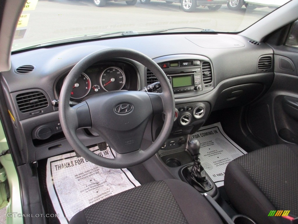 2010 Accent GS 3 Door - Apple Green / Black photo #10
