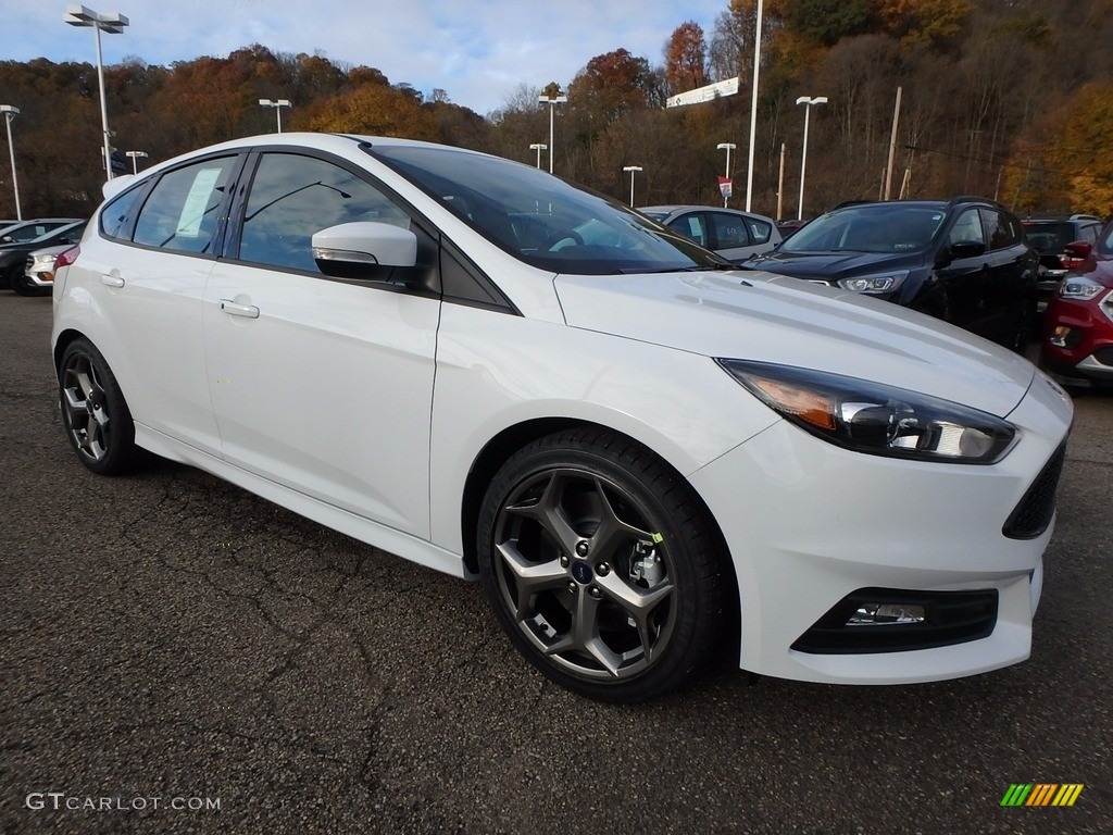 Oxford White 2018 Ford Focus ST Hatch Exterior Photo #123842601