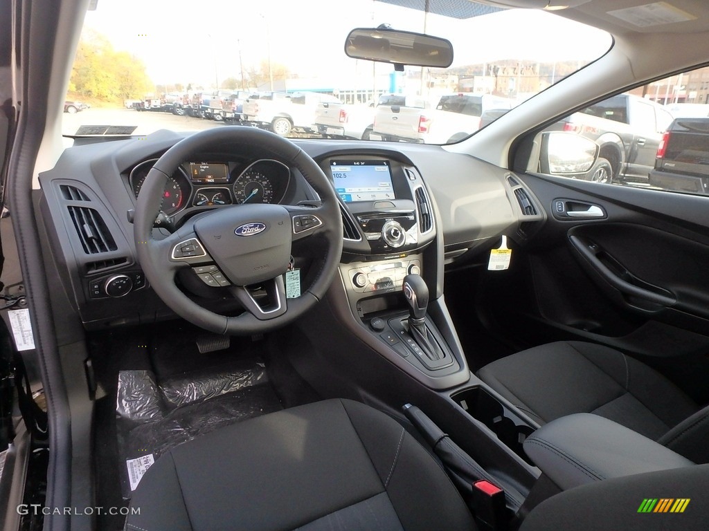 Charcoal Black Interior 2018 Ford Focus SEL Hatch Photo #123843474