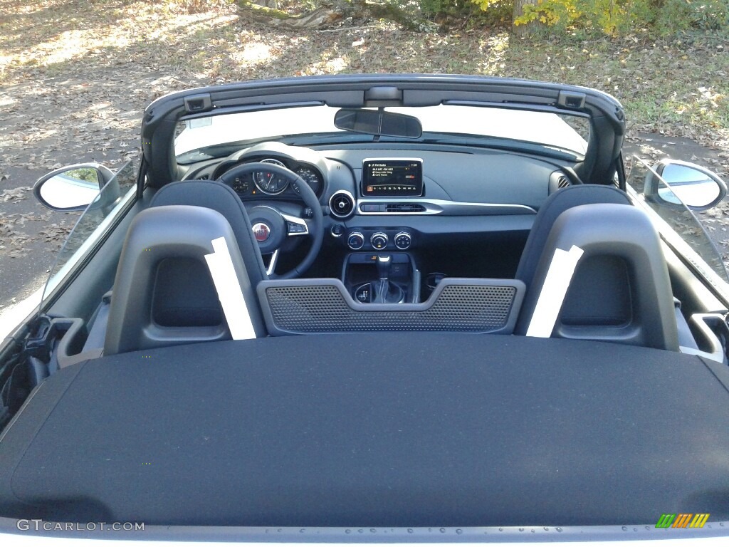 2018 Fiat 124 Spider Classica Roadster Nero Black Dashboard Photo #123868597