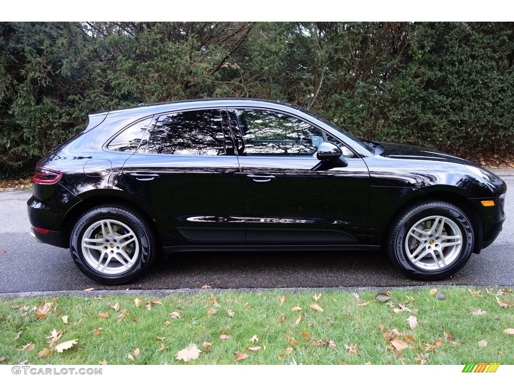 Black 2017 Porsche Macan Standard Macan Model Exterior Photo #123873052