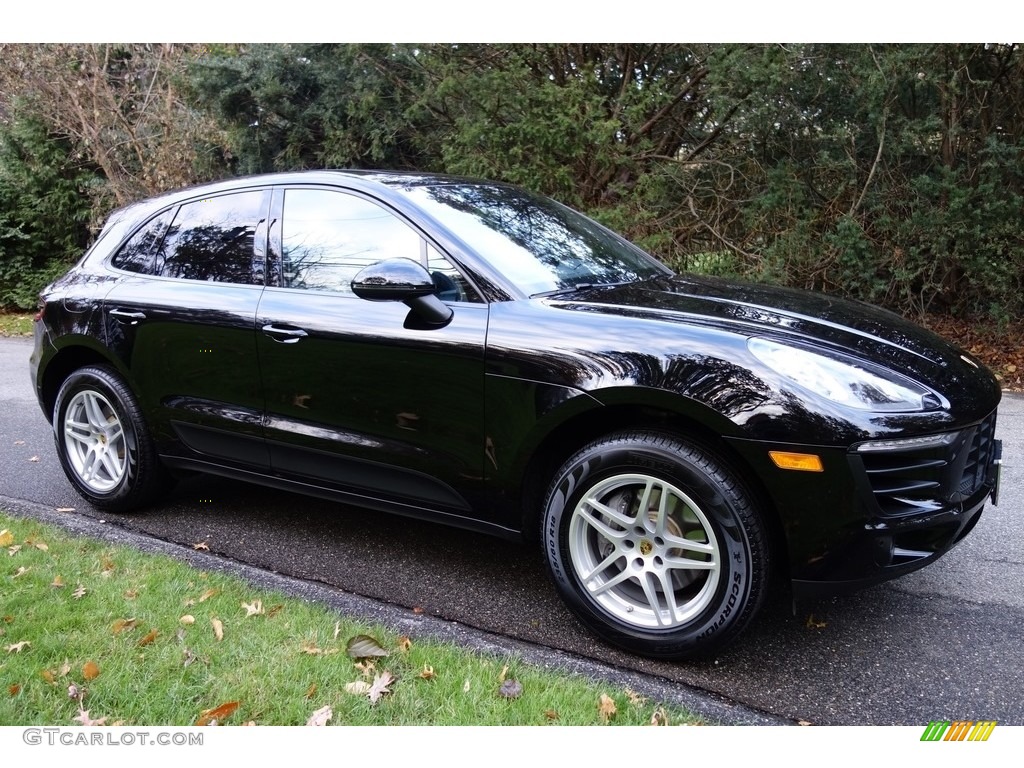 Black 2017 Porsche Macan Standard Macan Model Exterior Photo #123873073