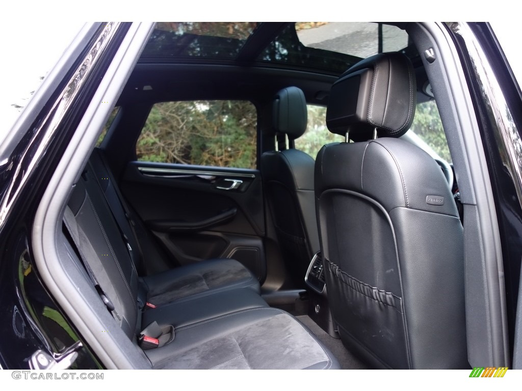 2017 Porsche Macan Standard Macan Model Rear Seat Photo #123873244