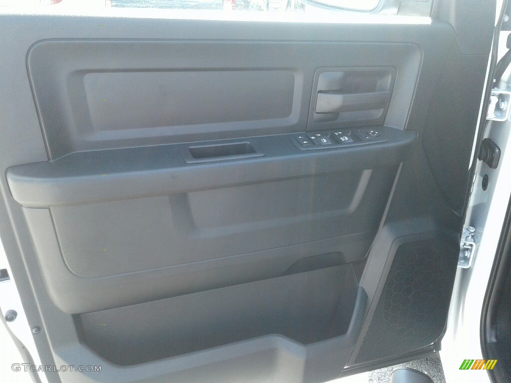 2018 1500 Tradesman Quad Cab - Bright White / Black/Diesel Gray photo #17