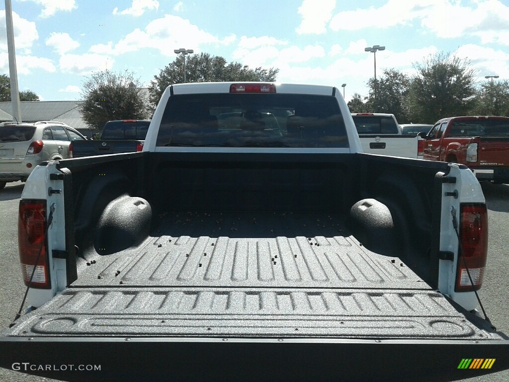 2018 1500 Tradesman Quad Cab - Bright White / Black/Diesel Gray photo #19