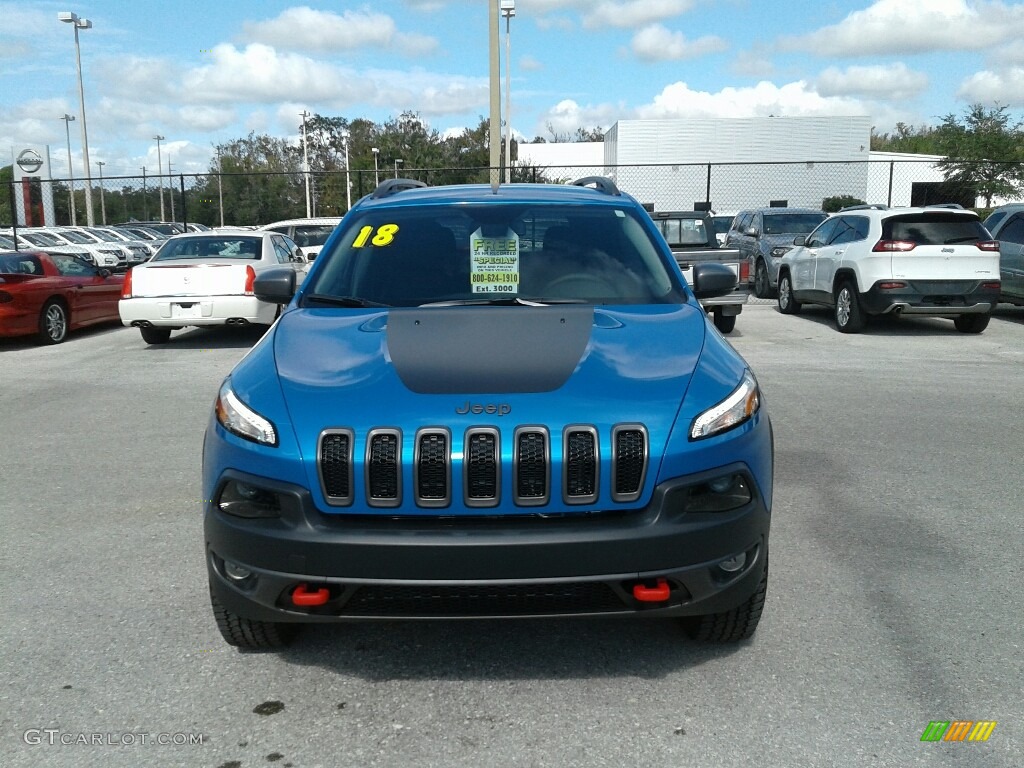 2018 Cherokee Trailhawk 4x4 - Hydro Blue Pearl / Black photo #8