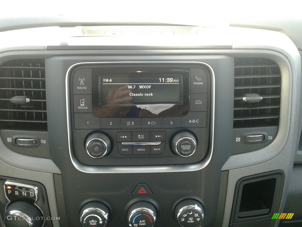 2018 1500 Express Crew Cab 4x4 - Bright White / Black/Diesel Gray photo #15