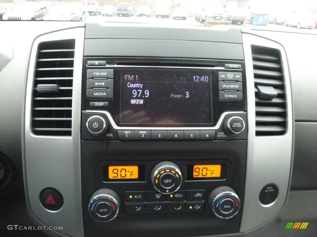 2018 Nissan Frontier SV Crew Cab 4x4 Controls Photo #123875598