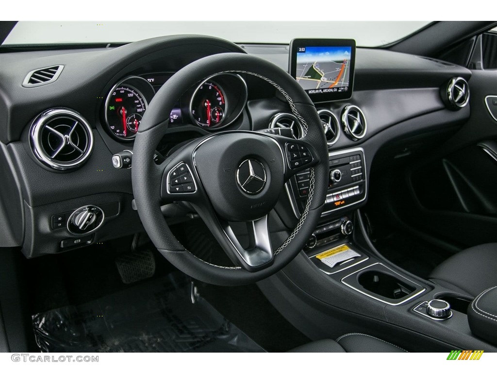 2018 GLA 250 - Mountain Grey Metallic / Black photo #5