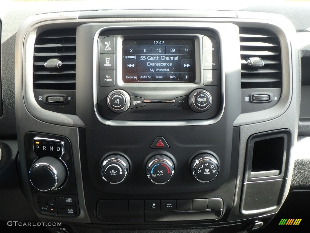 2018 1500 Express Crew Cab 4x4 - Brilliant Black Crystal Pearl / Black/Diesel Gray photo #15