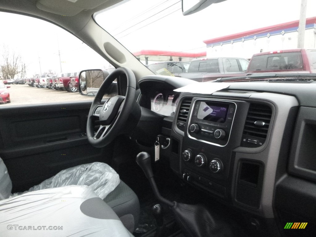 2018 Ram 2500 Tradesman Crew Cab 4x4 6 Speed Manual Transmission Photo #123878251