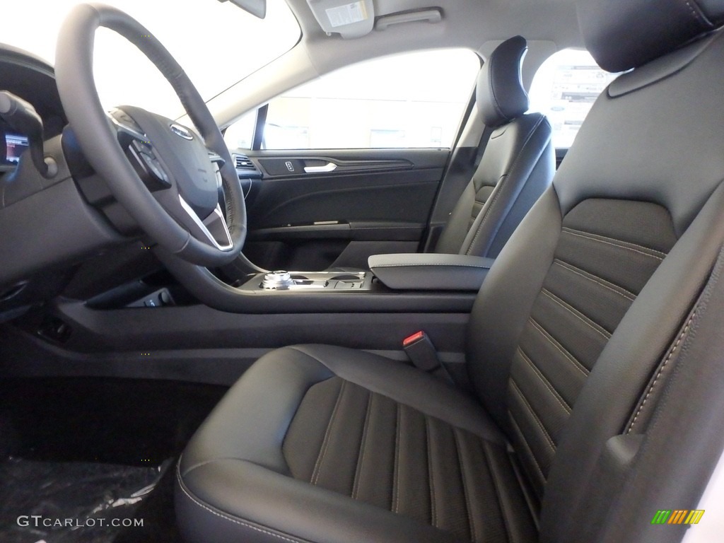2018 Fusion SE - White Platinum / Ebony photo #6