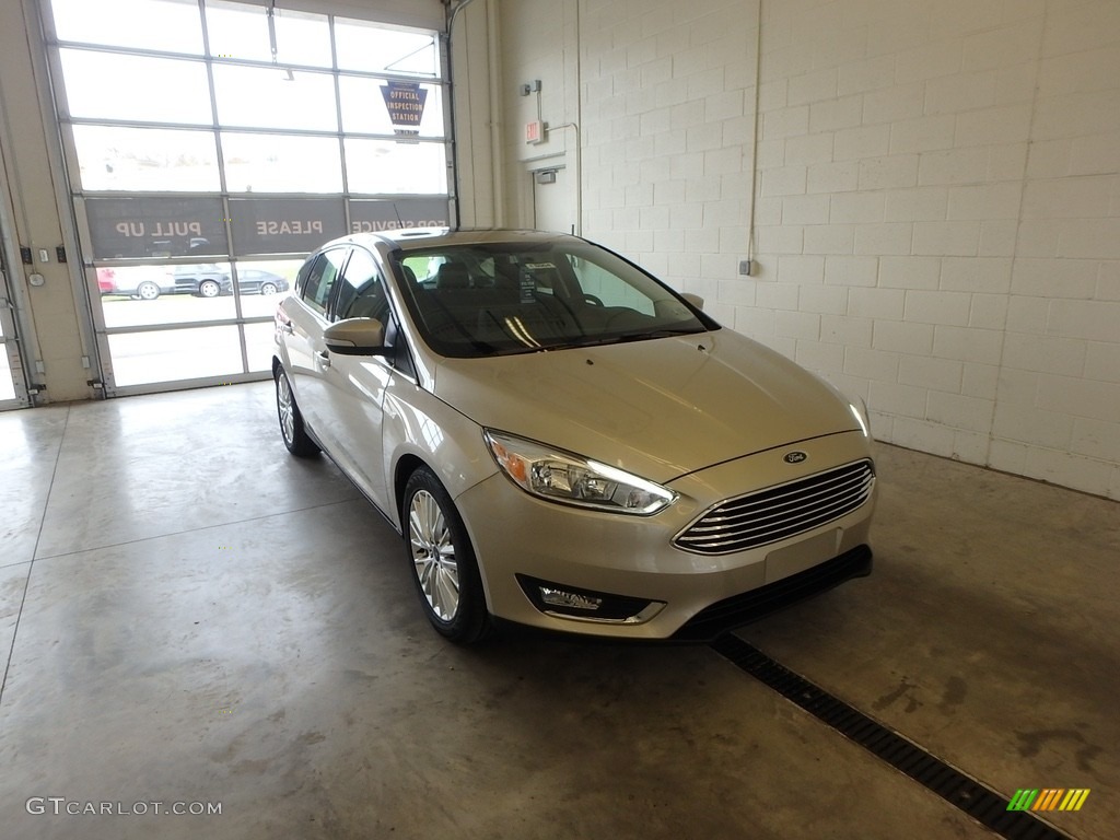 2018 Focus Titanium Hatch - White Gold / Charcoal Black photo #1