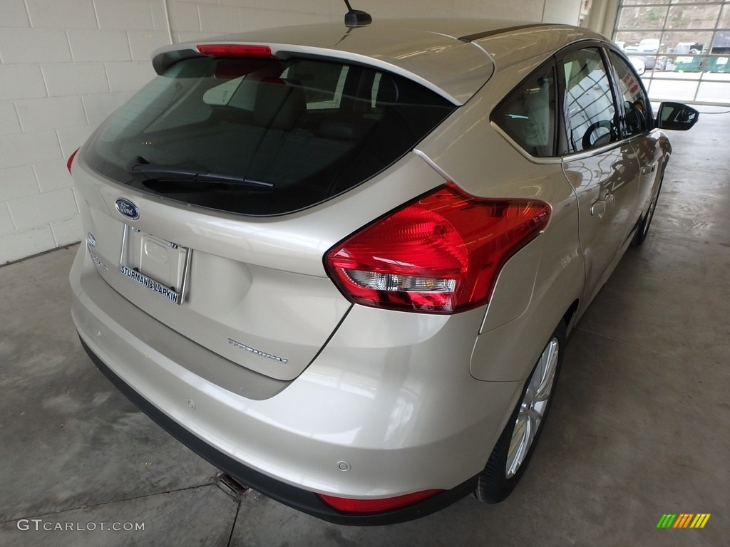 2018 Focus Titanium Hatch - White Gold / Charcoal Black photo #2