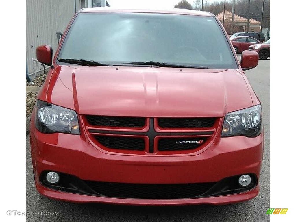 2016 Grand Caravan R/T - Redline 2 Coat Pearl / Black photo #2