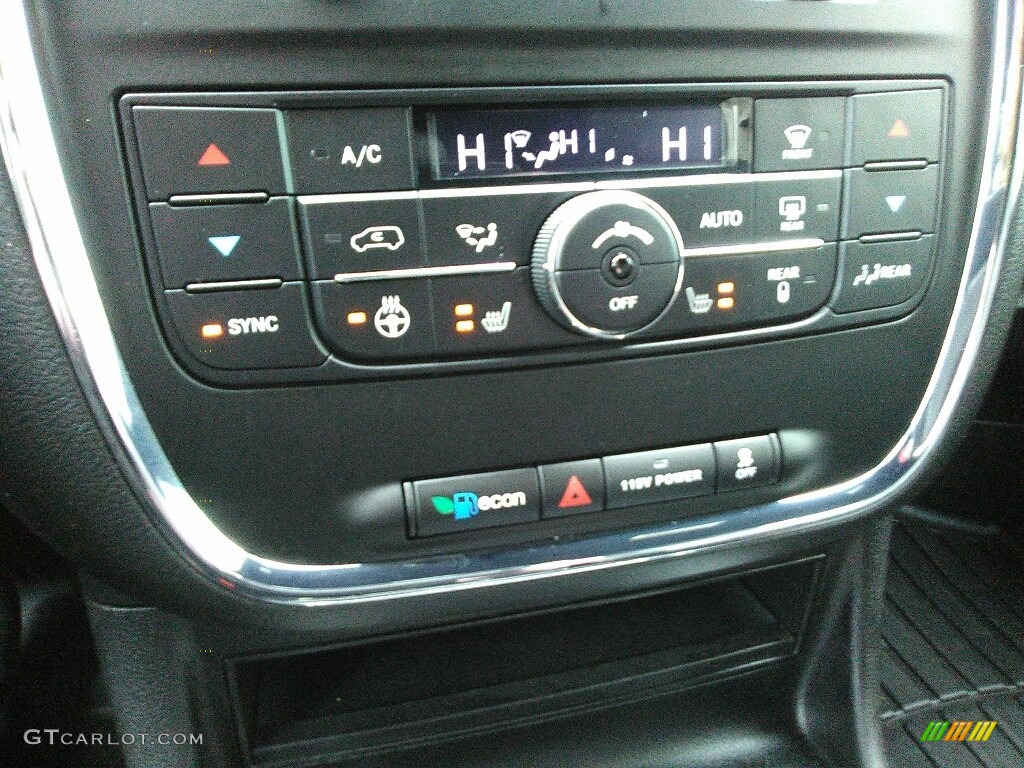 2016 Grand Caravan R/T - Redline 2 Coat Pearl / Black photo #13