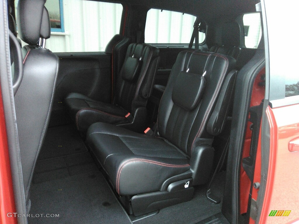 2016 Grand Caravan R/T - Redline 2 Coat Pearl / Black photo #21