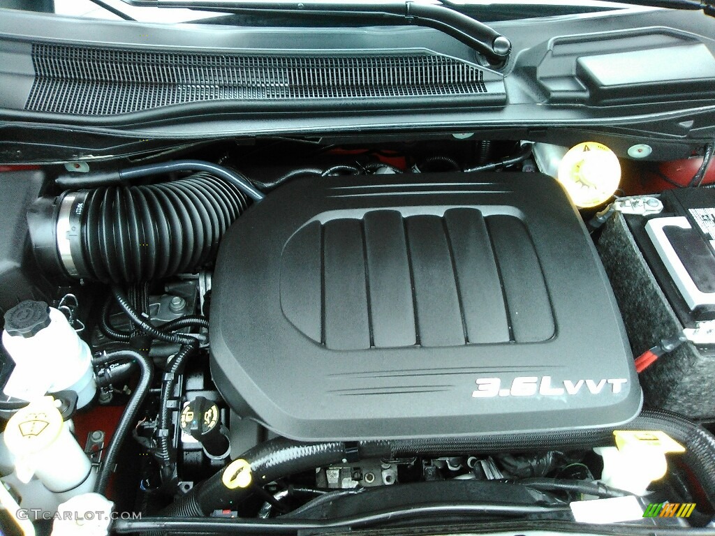 2016 Grand Caravan R/T - Redline 2 Coat Pearl / Black photo #28