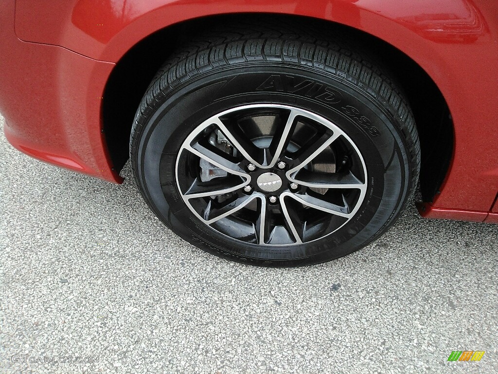 2016 Grand Caravan R/T - Redline 2 Coat Pearl / Black photo #29