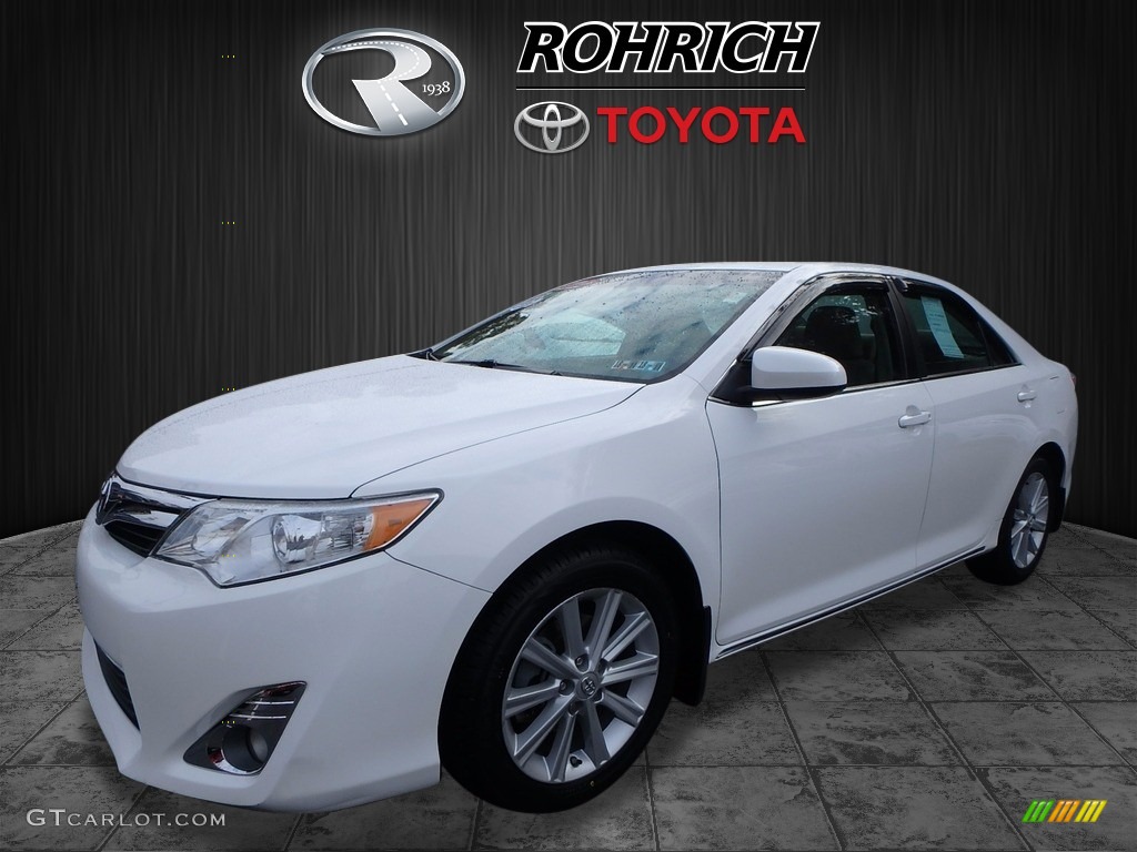 2013 Camry XLE - Super White / Ivory photo #3