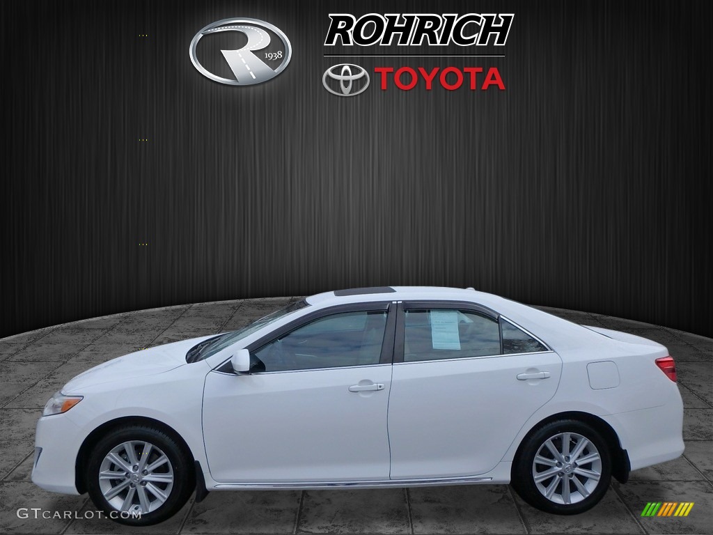 2013 Camry XLE - Super White / Ivory photo #4