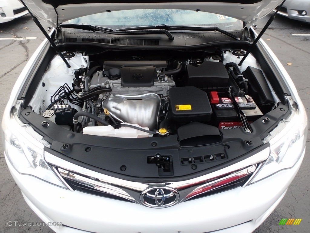2013 Camry XLE - Super White / Ivory photo #17