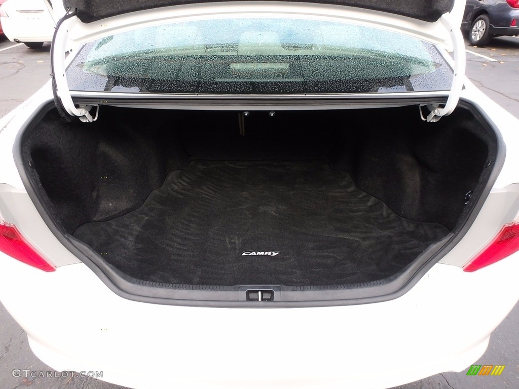 2013 Camry XLE - Super White / Ivory photo #18