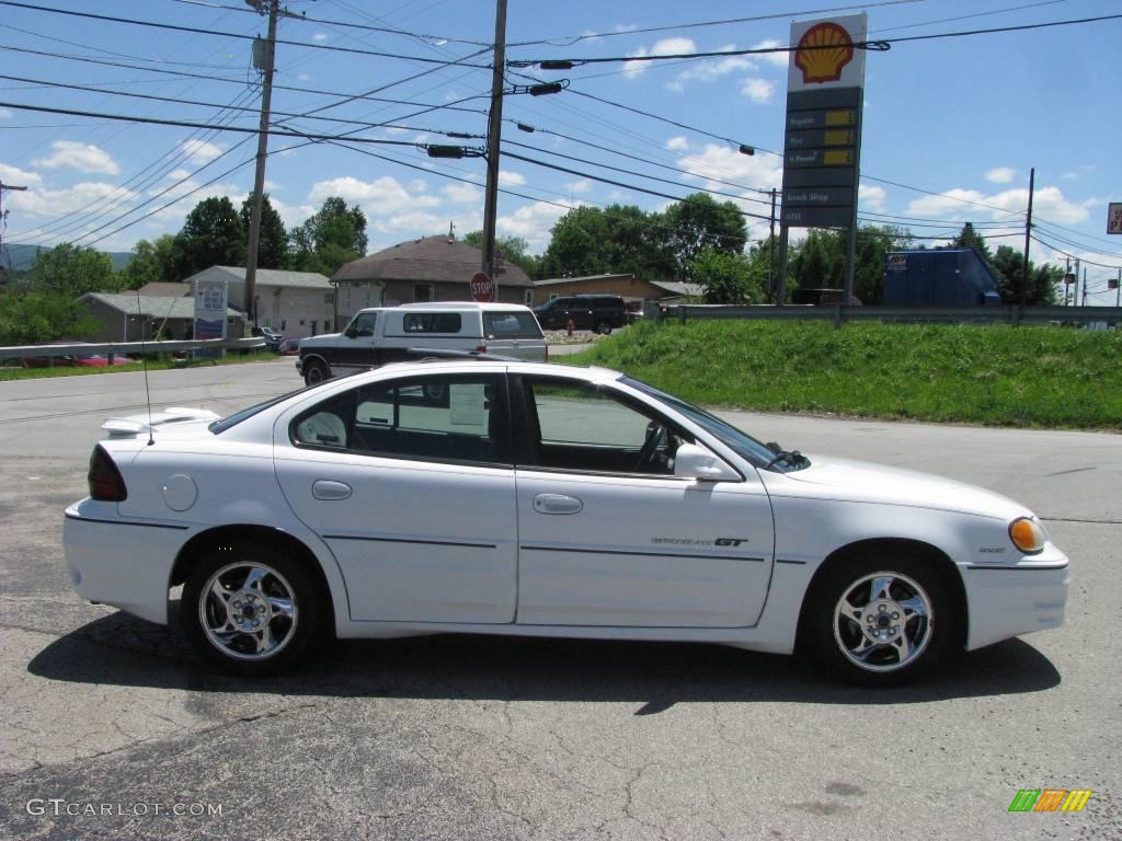 2002 Grand Am GT Sedan - Arctic White / Dark Pewter photo #6