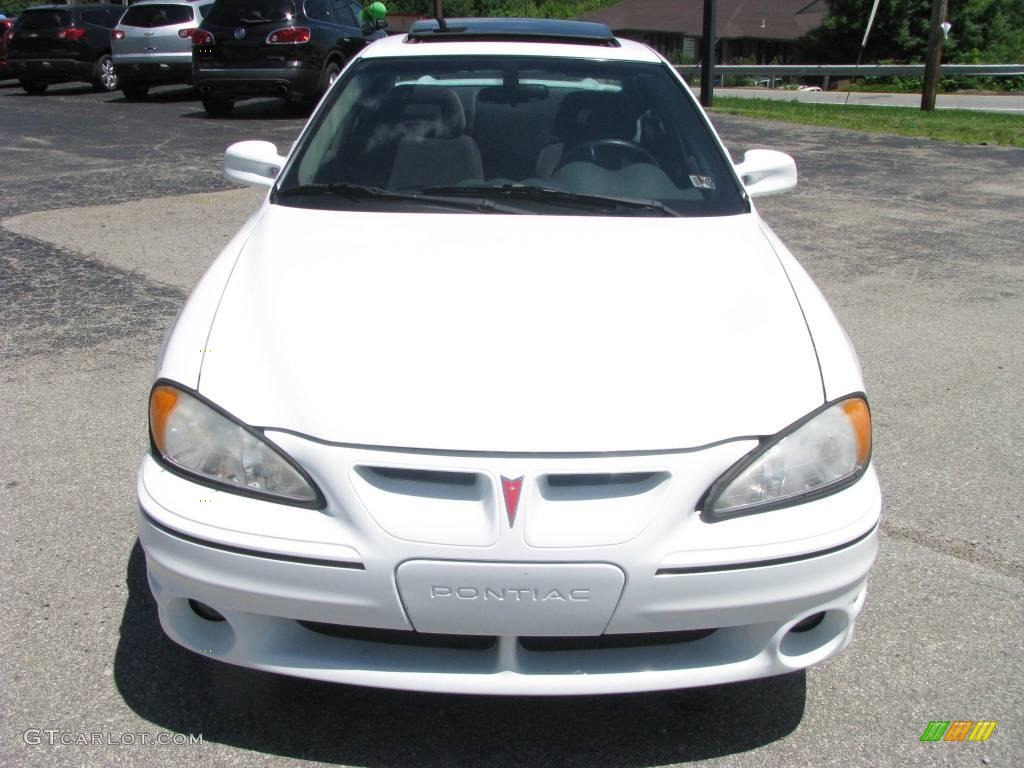 2002 Grand Am GT Sedan - Arctic White / Dark Pewter photo #8