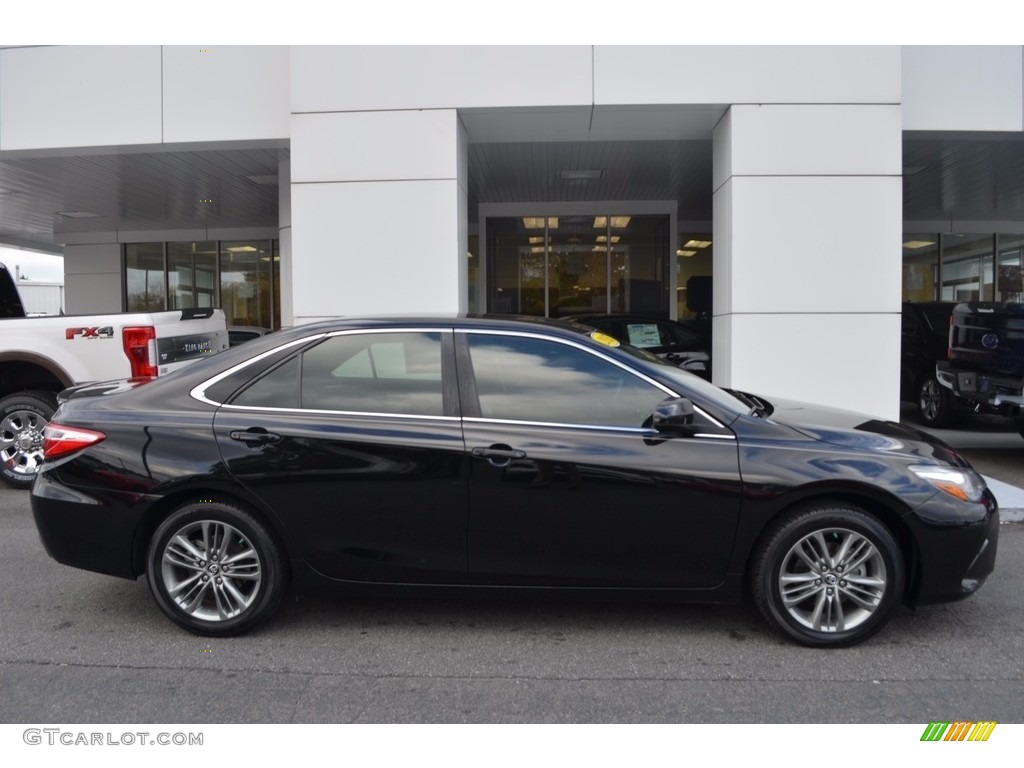 2015 Camry SE - Attitude Black Metallic / Black photo #2