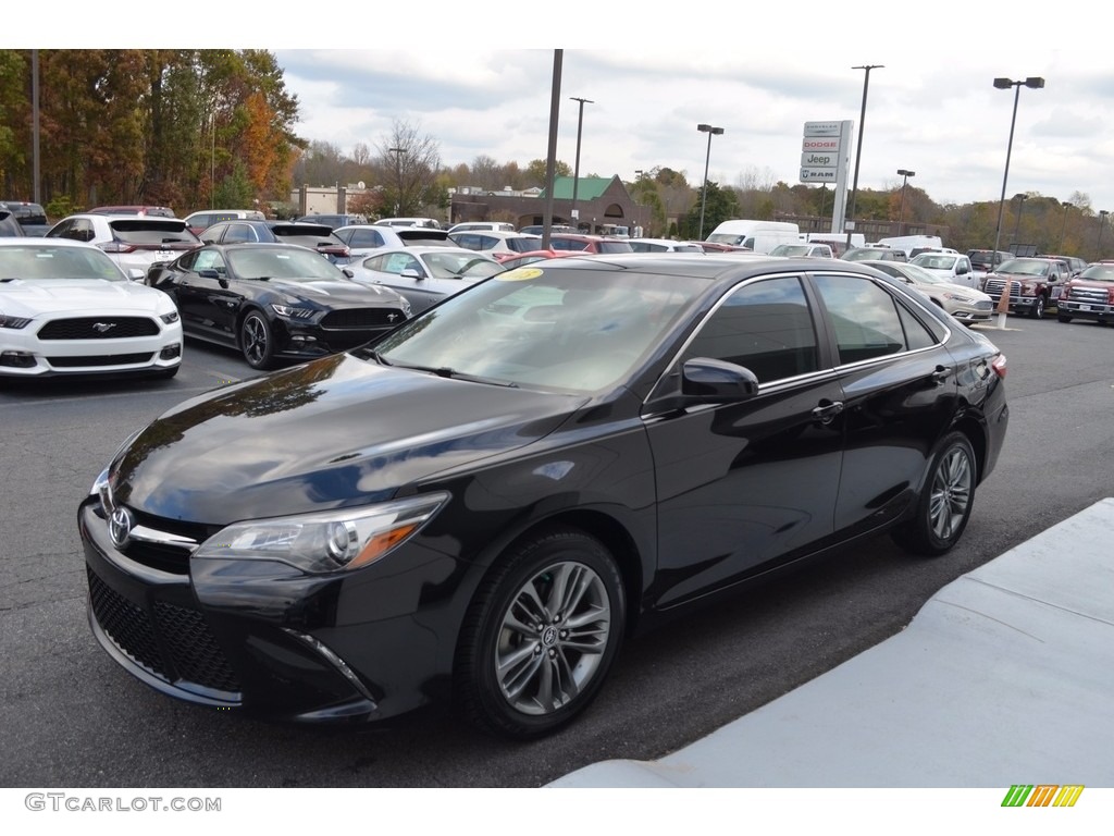 2015 Camry SE - Attitude Black Metallic / Black photo #7
