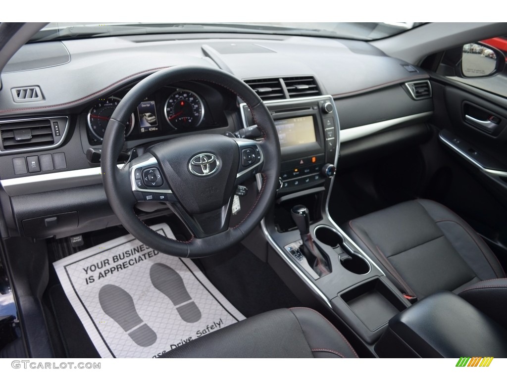 2015 Camry SE - Attitude Black Metallic / Black photo #10