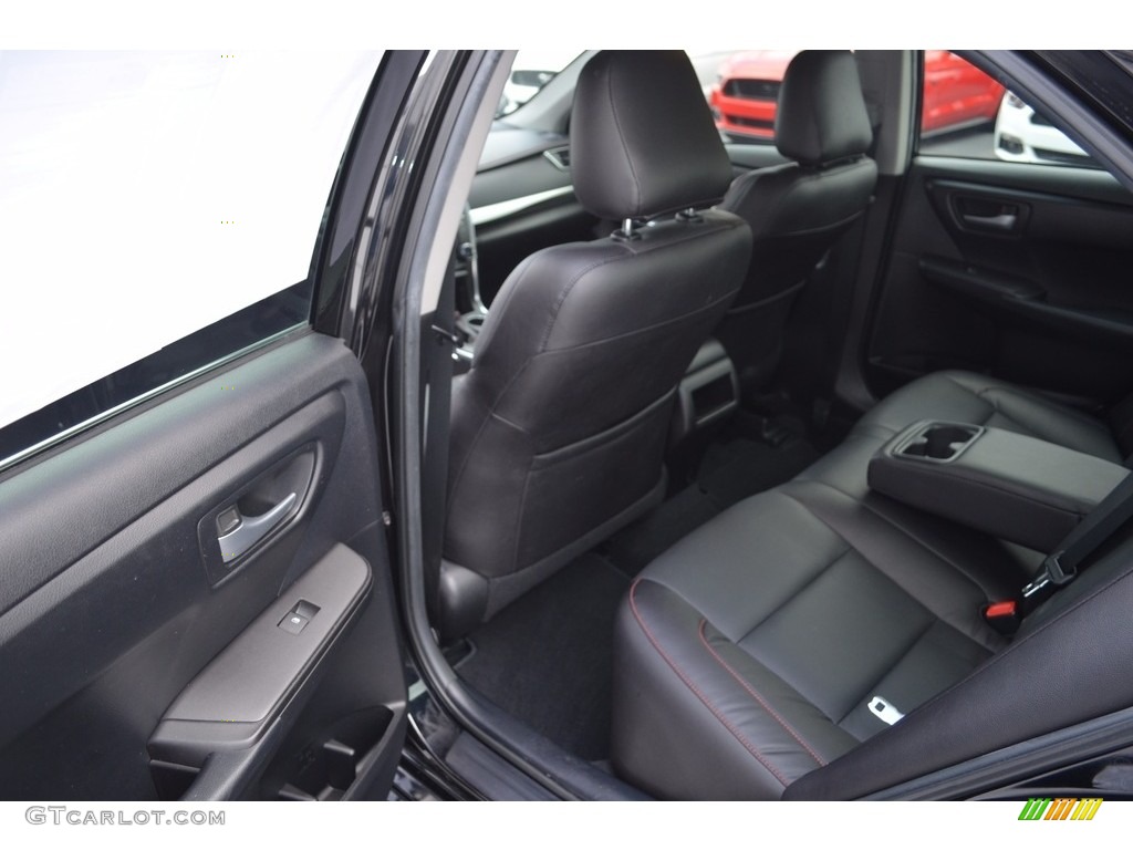 2015 Camry SE - Attitude Black Metallic / Black photo #11