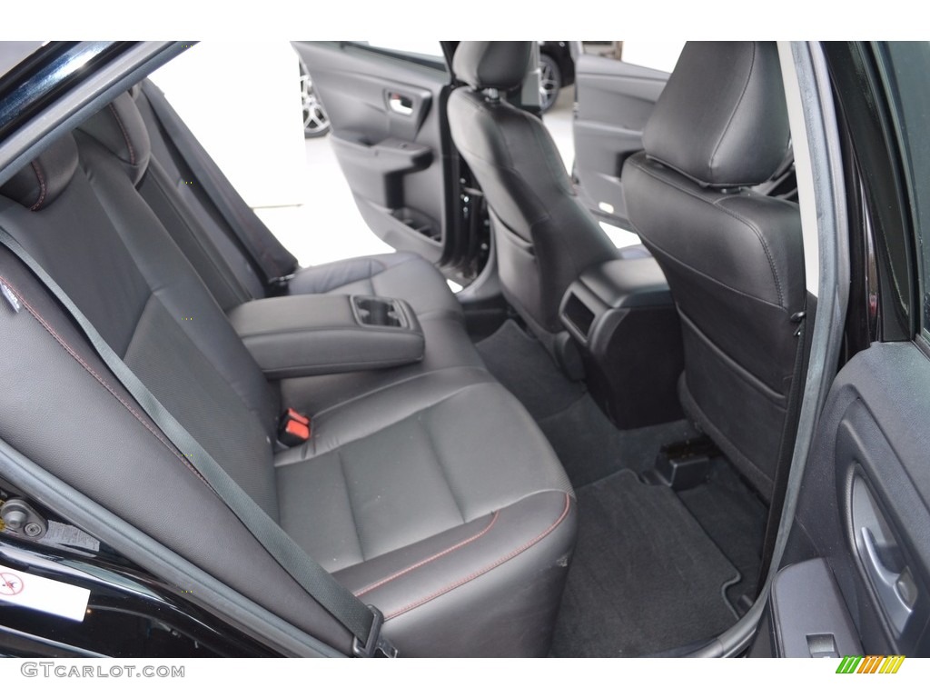 2015 Camry SE - Attitude Black Metallic / Black photo #13