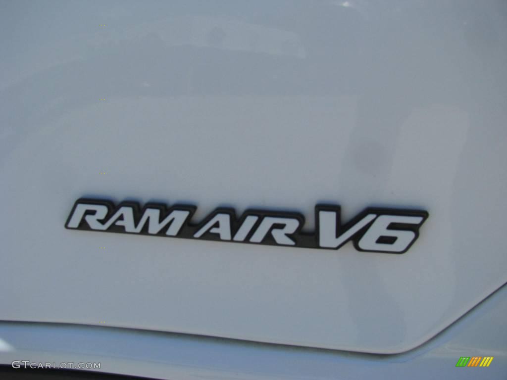 2002 Grand Am GT Sedan - Arctic White / Dark Pewter photo #10
