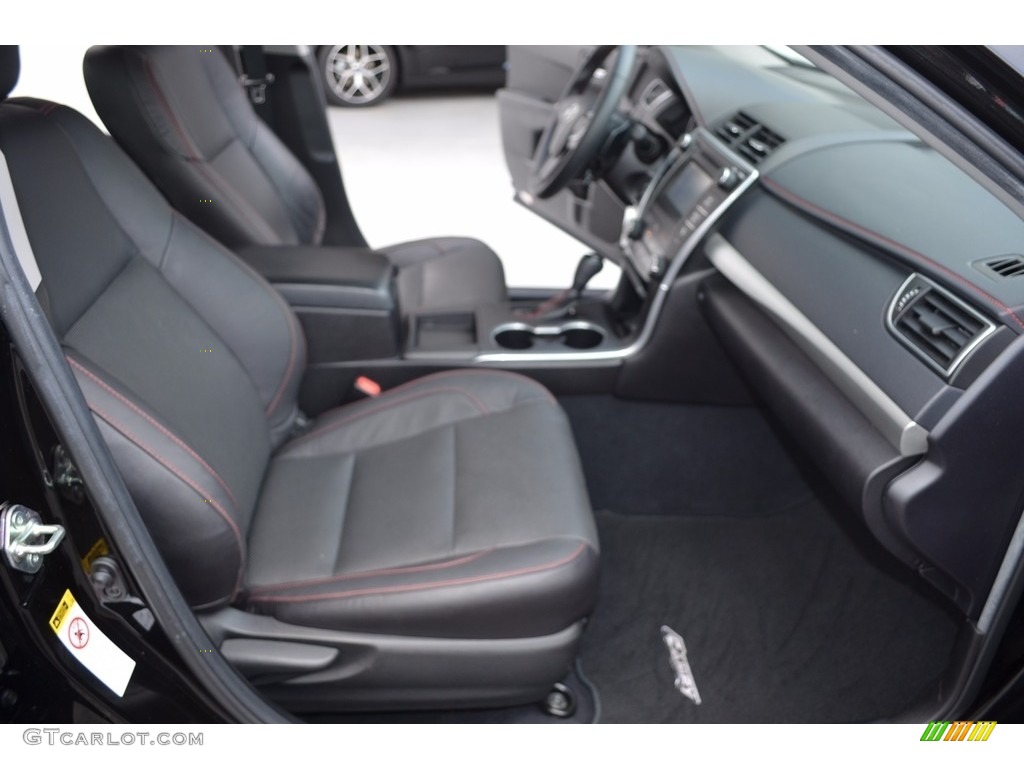 2015 Camry SE - Attitude Black Metallic / Black photo #15