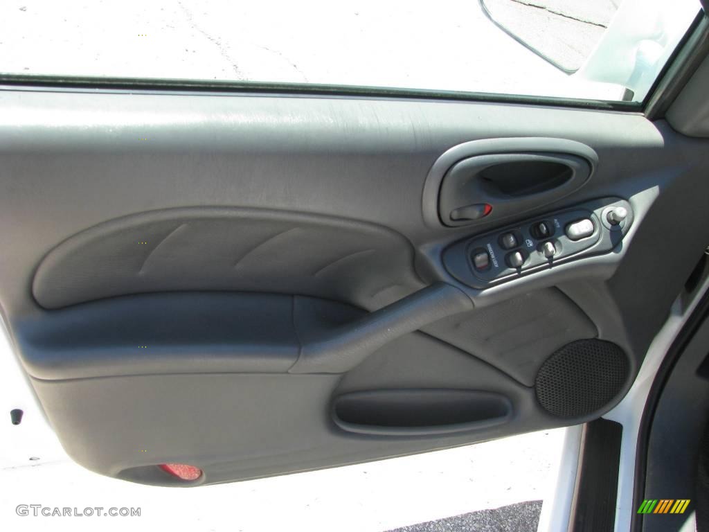 2002 Grand Am GT Sedan - Arctic White / Dark Pewter photo #15