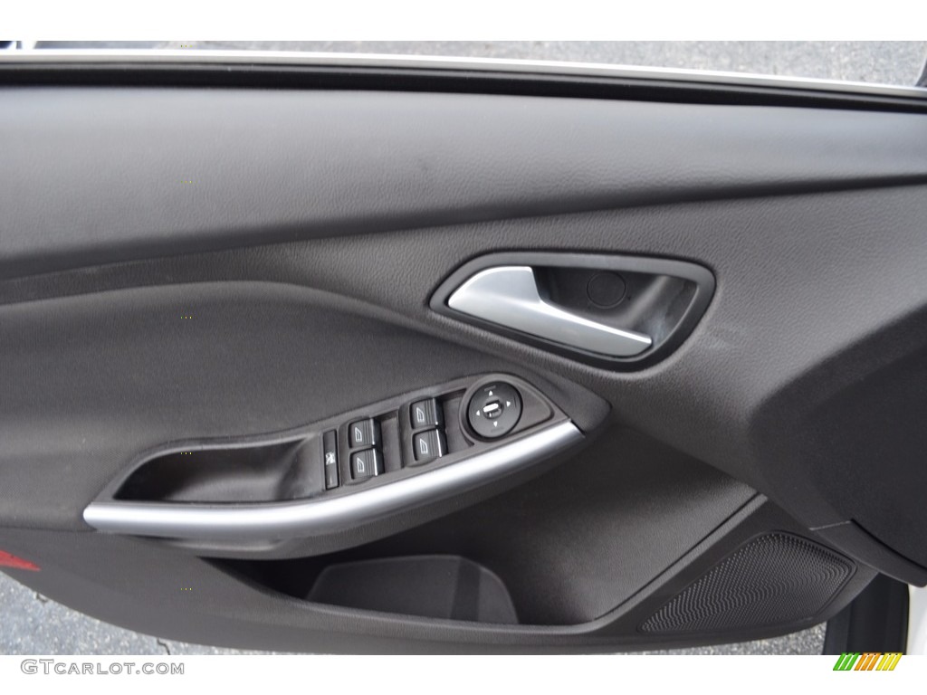 2014 Focus Titanium Hatchback - White Platinum / Charcoal Black photo #8