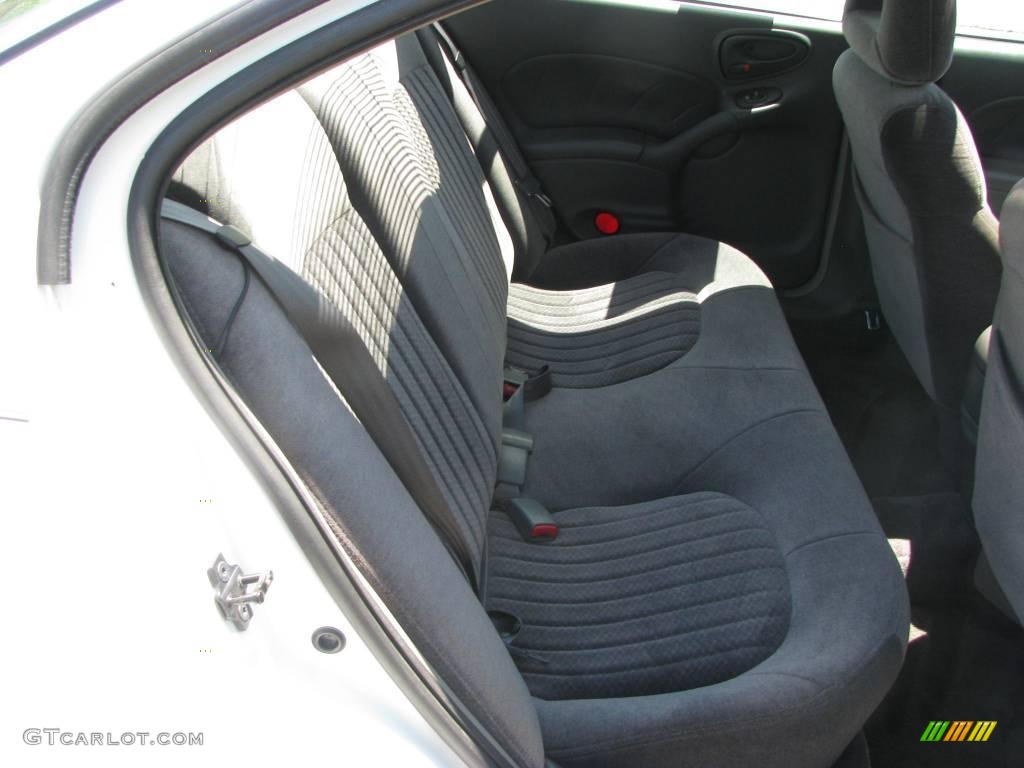 2002 Grand Am GT Sedan - Arctic White / Dark Pewter photo #23